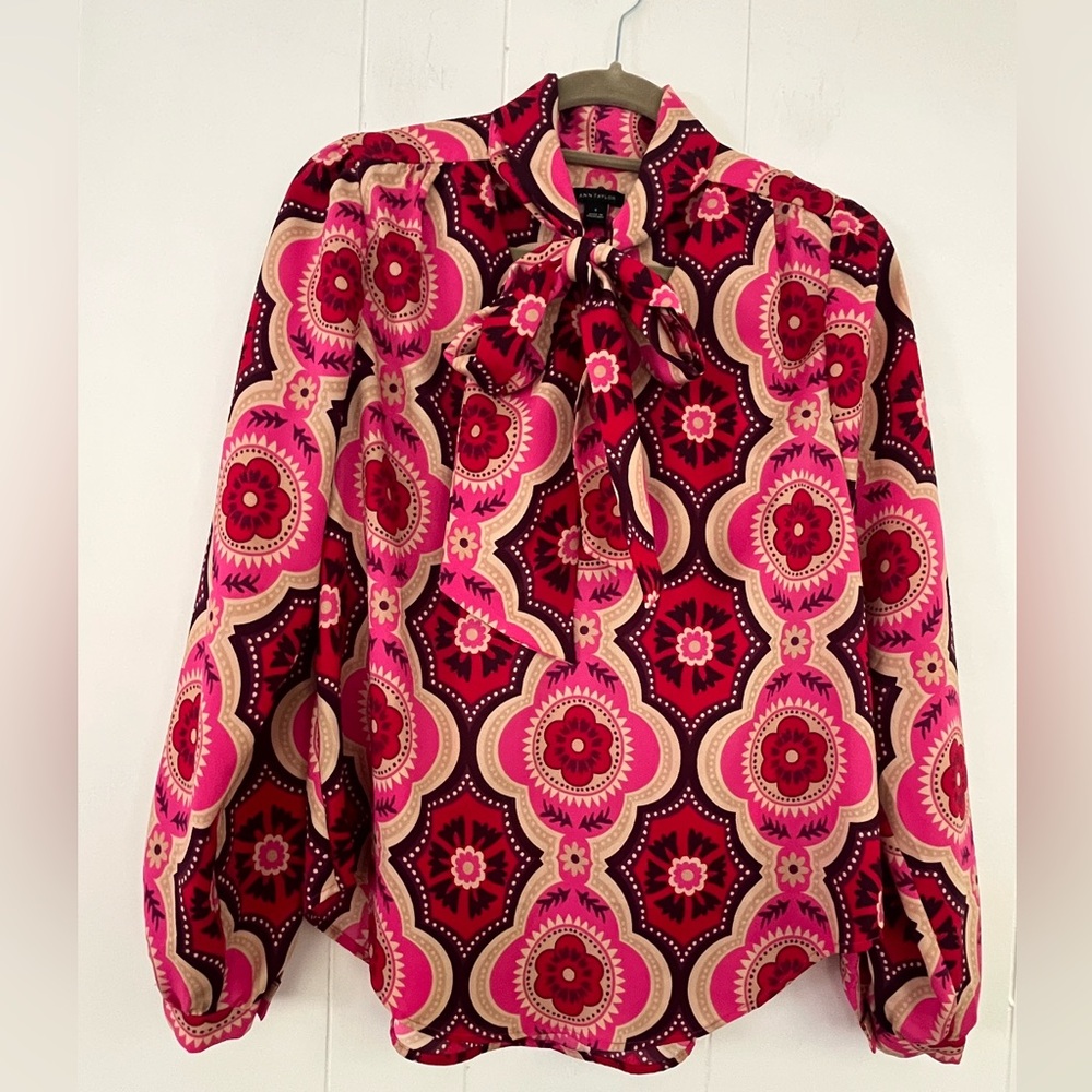 Ann Taylor Floral Mixed Media Tie Neck in Melrose Pink Top Blouse Size Small - Picture 11 of 16